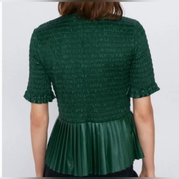 Zara Women's Top S Green Smocked Peplum - Picture 2 of 8